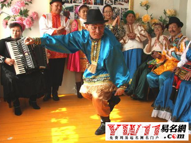 俄羅斯族的傳統(tǒng)節(jié)日,俄羅斯族的風(fēng)俗慣